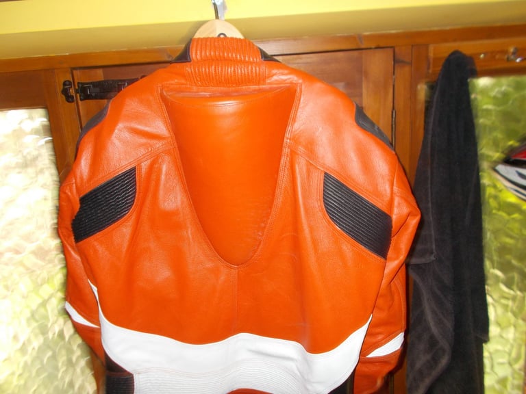 RST Pro Series One Piece Leather Motorcycle Racing Suit Red Black 2XL With Hump r r p £350