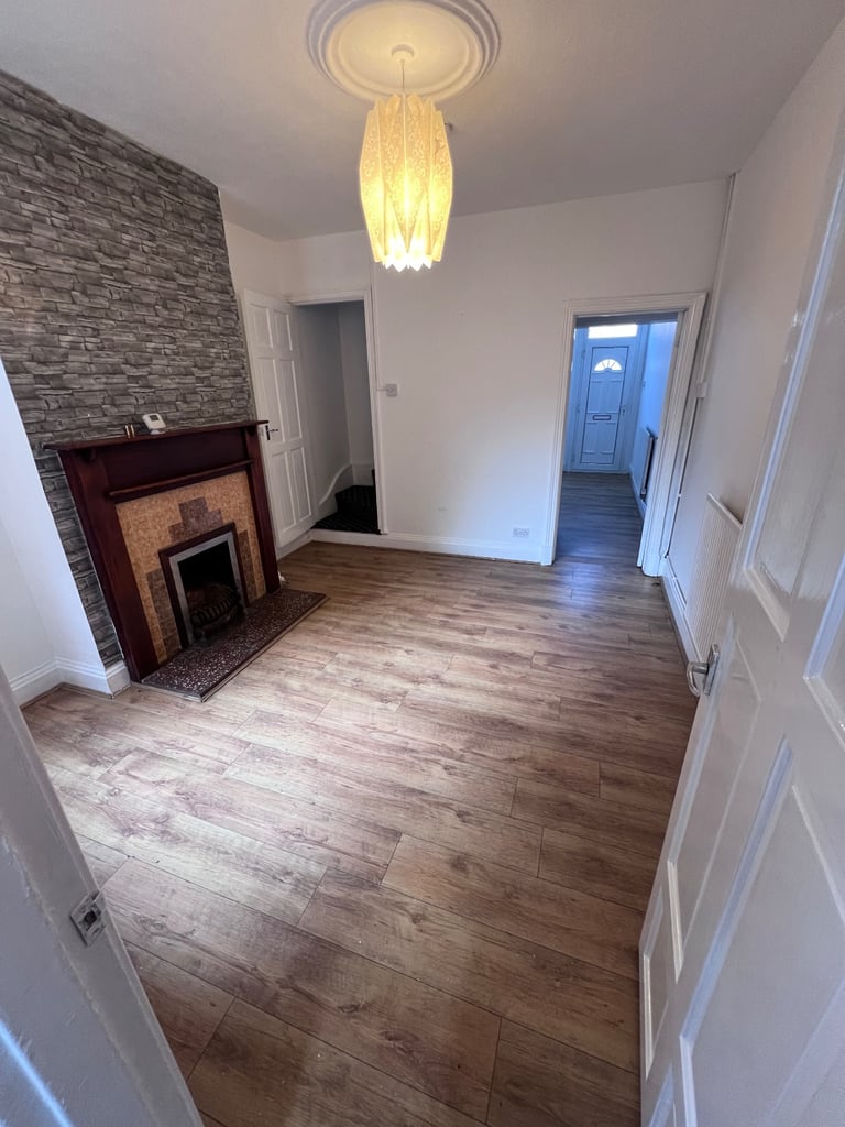 2 Bed Terraced House, Rowan Street, LE3 - Available from 22 November 2025