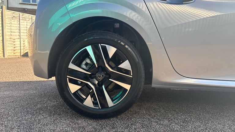 2025 Peugeot 208 1.2 Hybrid 110 Allure 5dr e-DSC6 Petrol Hatchback Hatchback Petrol Automatic