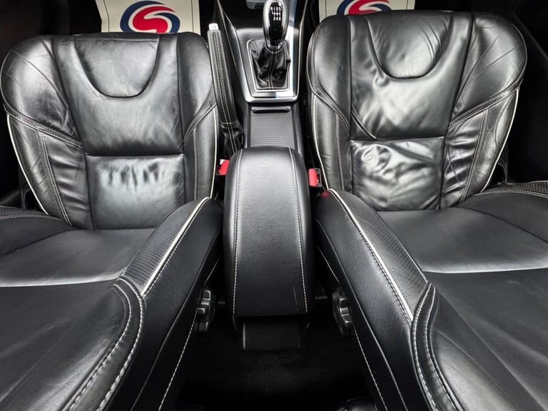 2015 15 VOLVO V40 1.6 D2 R-DESIGN LUX HATCHBACK 5DR DIESEL MANUAL EURO 5 (S/S) (