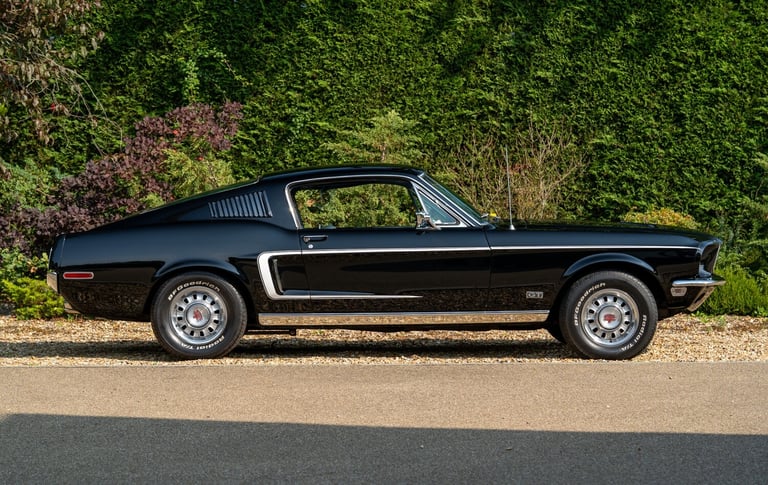 2022 Ford Mustang 390 cu 6.3 litre  V8 GT Fastback  Coupe Petrol Manual