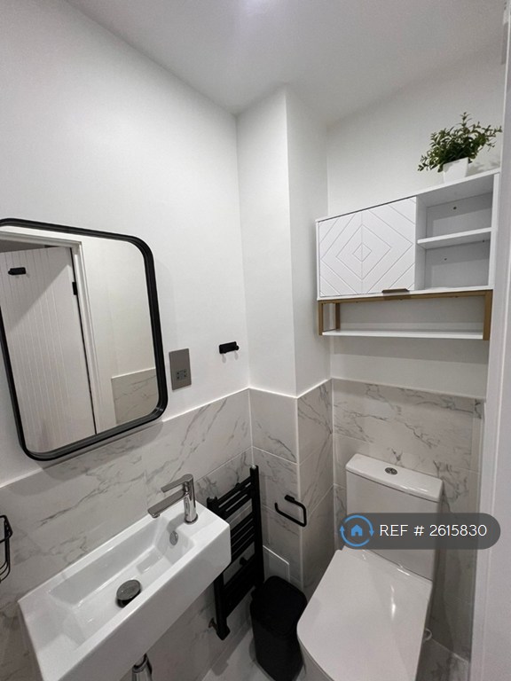 Studio flat in Luton, Luton, LU4 (#2615830)