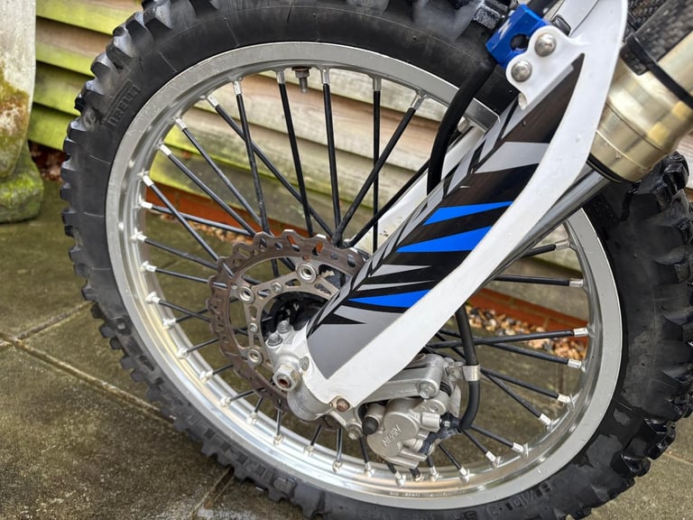 2008 / 08 Yamaha WR250F £2750 Blue 7595 miles.