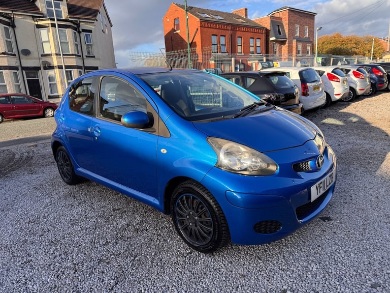 2011 Toyota AYGO 1.0 VVT-i Blue 5dr HATCHBACK Petrol Manual