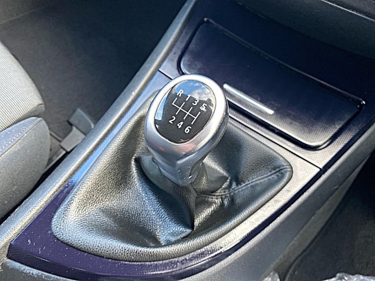 2005 BMW 1 Series 120d Sport 5dr HATCHBACK Diesel Manual