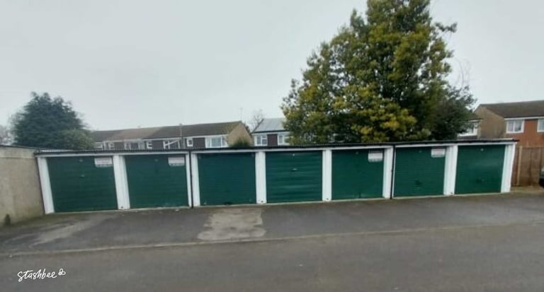 Garage to rent in Farnborough (GU14) | Stashbee