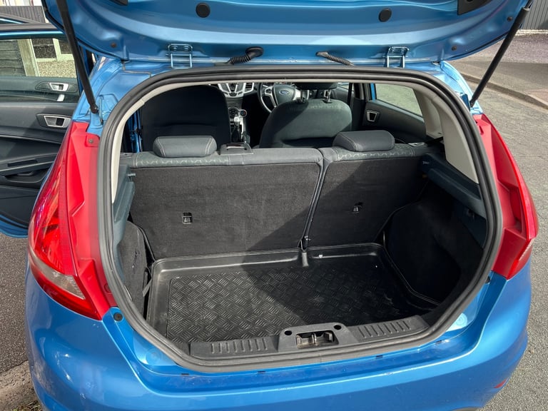 Ford, FIESTA, Hatchback, 2011, Manual, 1242 (cc), 5 doors
