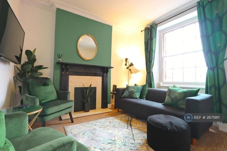 2 bedroom flat in Hotwells, Bristol, BS8 (2 bed) (#2675811)