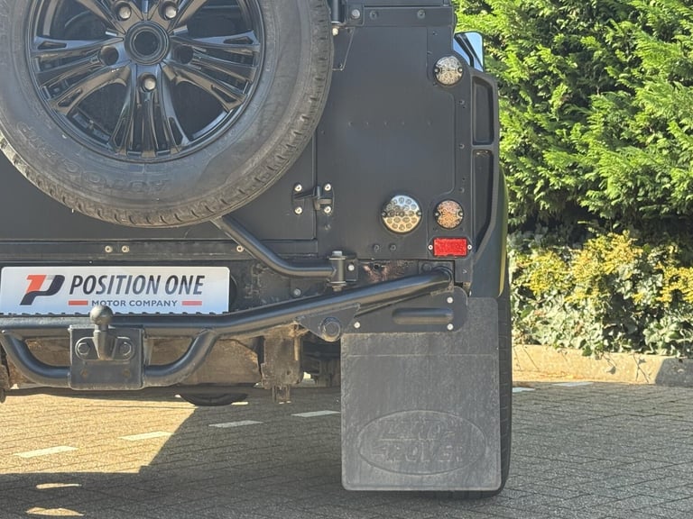 2010 Land Rover Defender 90 2.4 TDCi Hard Top SUV 3dr Diesel Manual 4WD SWB Euro 4 (122 bhp) SUV ...