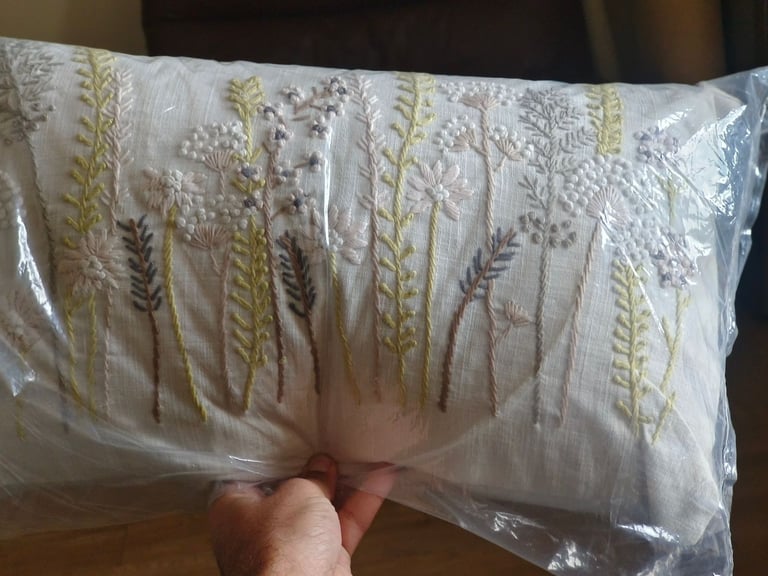 Brand New Wildflower Cushion – Handcrafted Stitching Design, 30x50cm