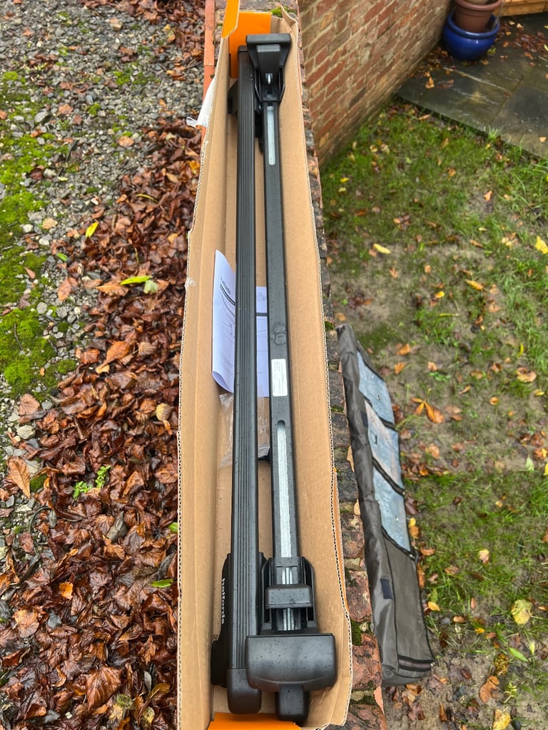 Halfords roof bars 