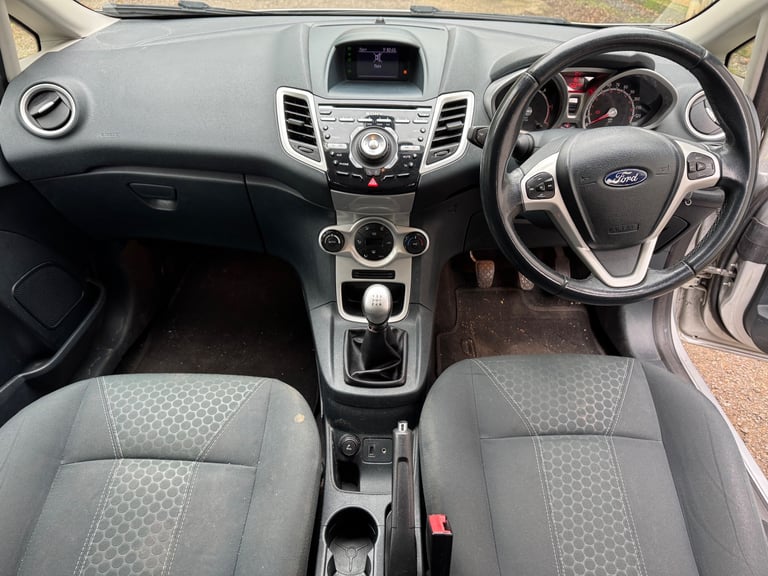 Ford, FIESTA, Hatchback, 2011, Manual, 1560 (cc), 5 doors