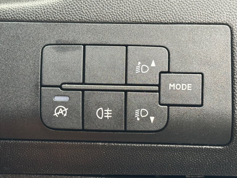 2021 Peugeot Boxer 2.2 BlueHDi 335 Built for Business L4 Euro 6 Luton Van Luton Diesel Manual