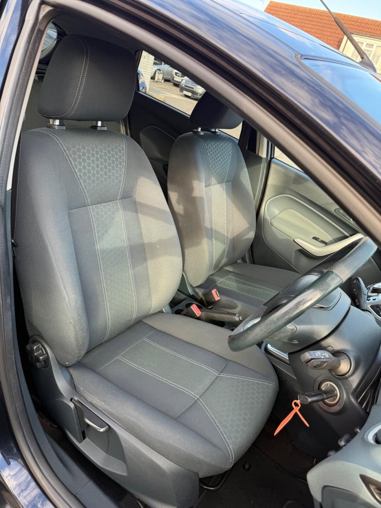 2011 Ford Fiesta 1.4 Titanium 5dr HATCHBACK Petrol Automatic