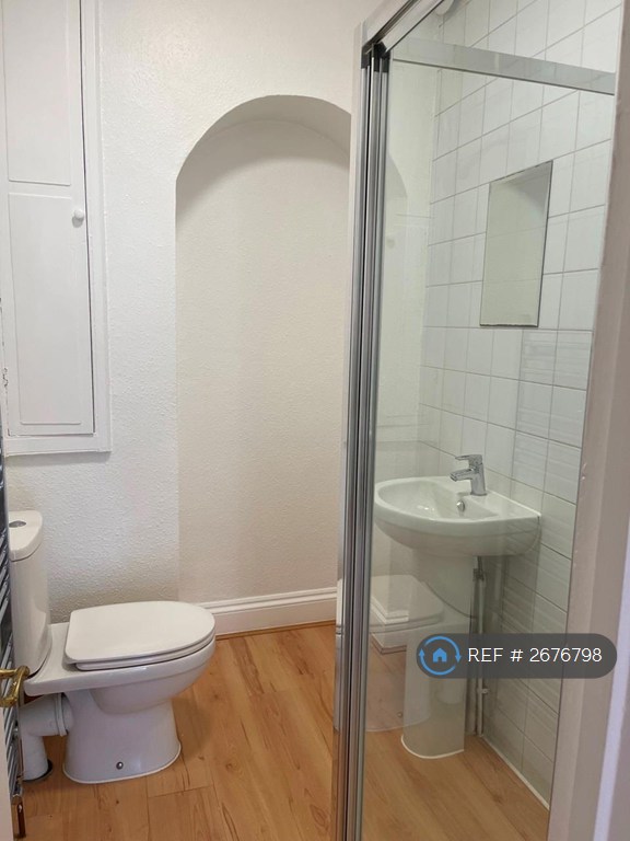 Studio flat in Hayle Road, Maidstone, ME15 (#2676798)