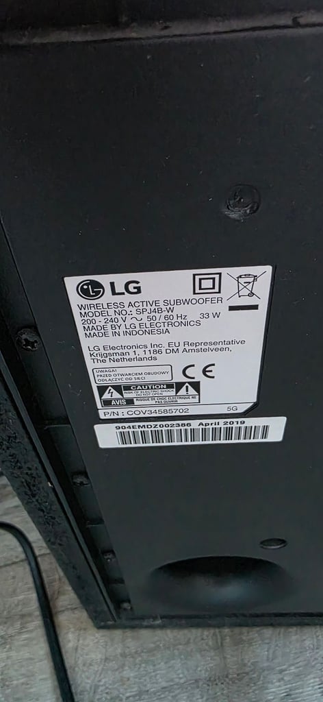 LG SJ4 Soundbar and subwoofer