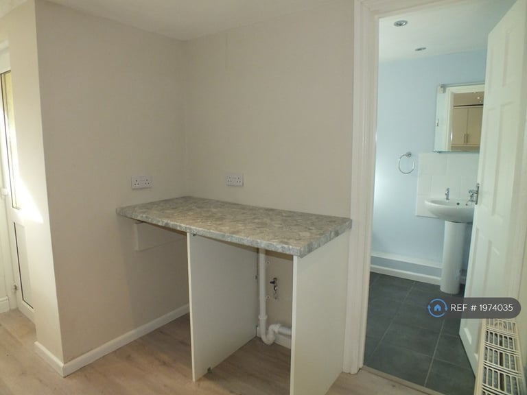 3 bedroom house in Dumfries Street, Treherbert, Treorchy, CF42 (3 bed) (#1974035)