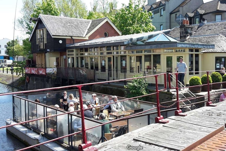 LOVELY TWO BEDROOM, TWO BATHROOM FLAT IN LEITH LINKS