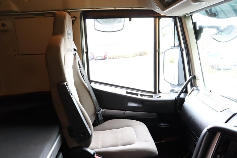 IVECO STRALIS 460 HI-WAY 6X2 MIDLIFT TRACTOR (2017)