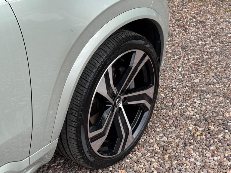 2019 Volvo XC90 2.0 B5 MHEV R-Design Pro Auto 4WD Euro 6 (s/s) 5dr ESTATE Diesel/Electric Hybrid ...