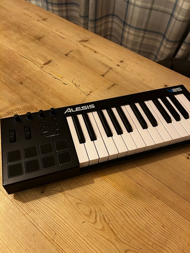 Alesis v25 midi keyboard