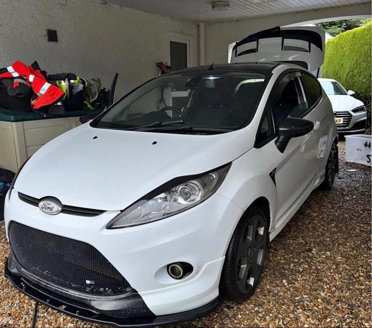 Ford, FIESTA, Hatchback, 2012, Manual, 1596 (cc), 3 doors