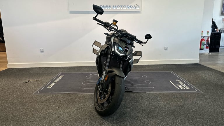 2025 BMW M3 M 1000 R M Comp Pack (25MY) SPORTS PETROL Manual