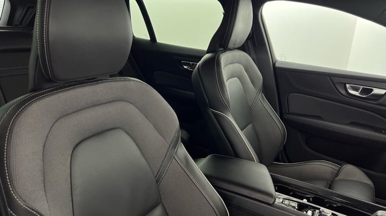 2020 Volvo V60 R-Design, B5 mild hybrid Estate Petrol Automatic