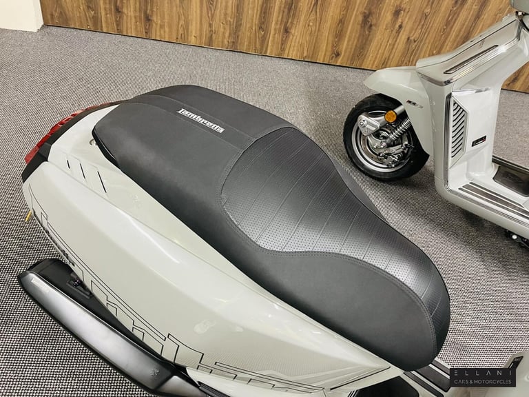 2025 Lambretta X 300 300 Scooter Petrol Automatic Euro 5 (25 ps) Scooter Petrol Automatic