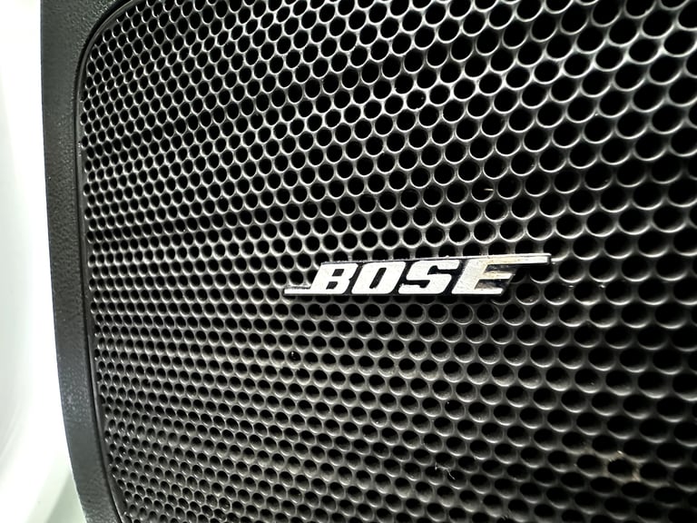 2013 Nissan Navara 3.0 dCi V6 Outlaw 4WD Diesel 4-Door Diesel