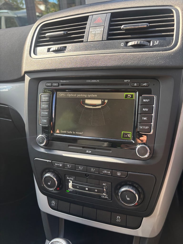 Skoda, YETI, Hatchback, 2012, Manual, 1598 (cc), 5 doors