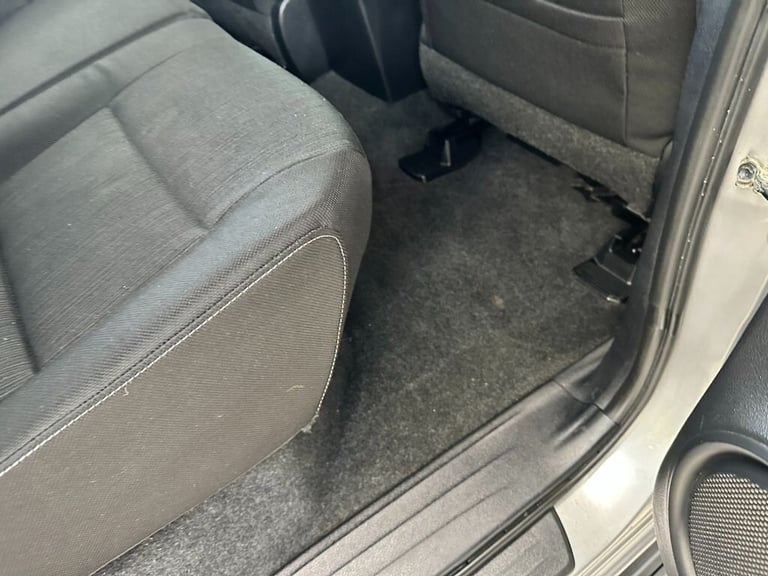 2020 Toyota Hilux 2.4 INVINCIBLE 4WD D-4D DCB 147 BHP DOUBLE CAB PICK-UP Diesel Manual