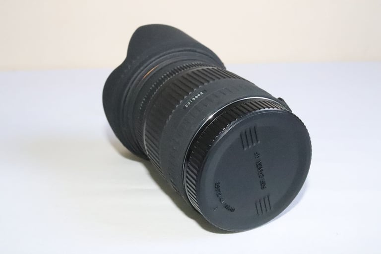 Sigma 18-50mm f/2.8 EX DC Macro Lens for Canon
