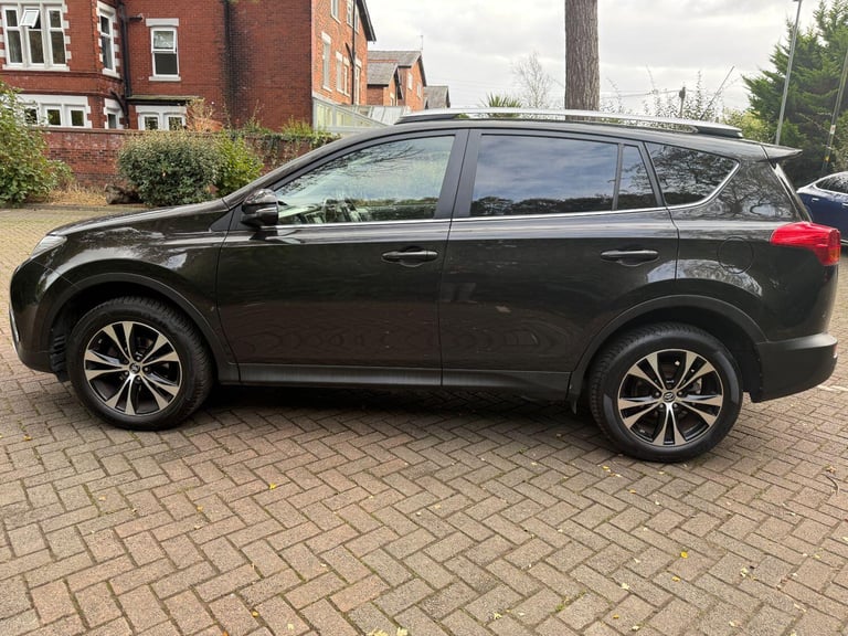 TOYOTA RAV4 2.0 D-4D Invincible 4x4 2015