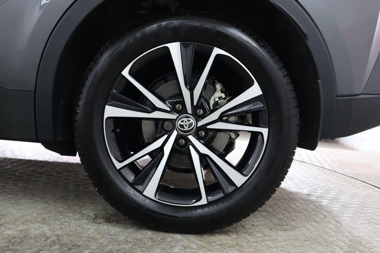 2024 Toyota C-HR 1.8 VVT-h Design CVT Euro 6 (s/s) 5dr HATCHBACK PETROL/ELECTRIC Automatic