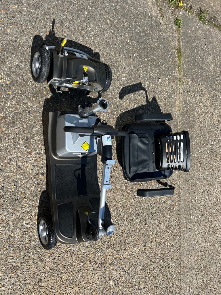 💥 New Ultra Lightweight Lithium Illusion Mobility Scooter Car Boot Folding Transportable Warranty💥