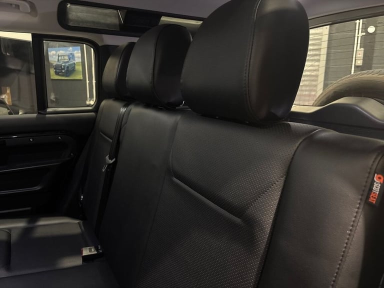 2023 Land Rover Defender 3.0 D250 MHEV SE Hard Top SUV 5dr Diesel Auto 4WD MWB Euro 6 (s/s) (250 ...