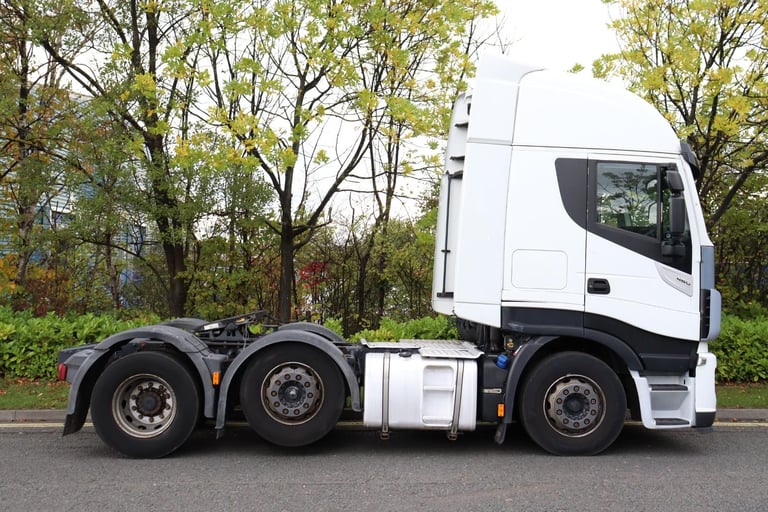 IVECO STRALIS 460 HI-WAY 6X2 MIDLIFT TRACTOR (2017)