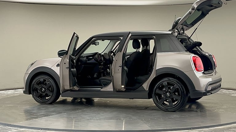 2024 MINI Hatch 5-Door Hatch Cooper Classic Hatchback Petrol Automatic