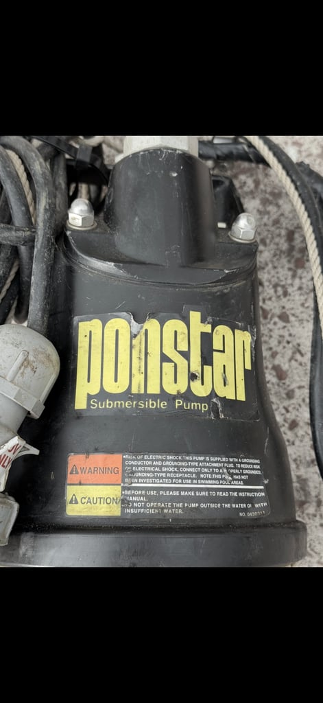 PONDSTAR. WATER PUMP,DELIVERY POSSIBLE GLASGOW TO PERTHSHIRE AREA FOR A FEE.