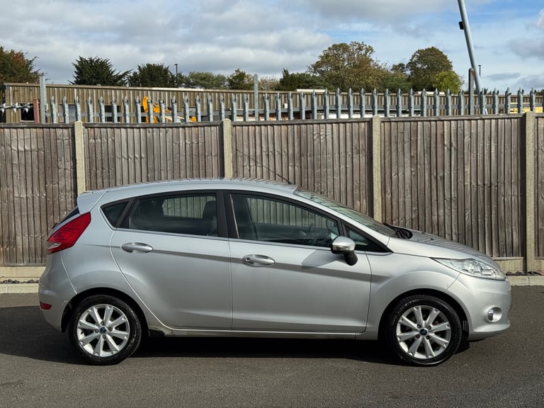 2009 Ford Fiesta 1.4 Zetec 5dr HATCHBACK Petrol Manual