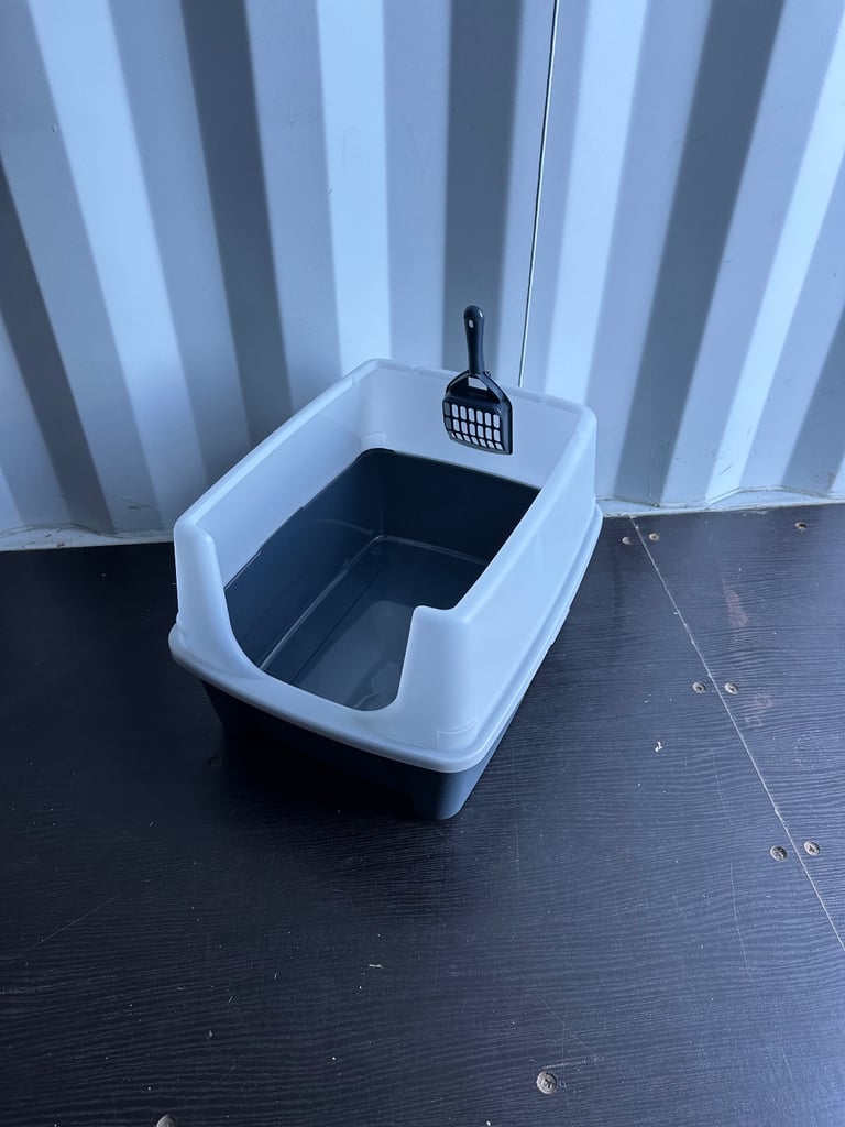 Iris Ohyama Cat Litter Tray with Scoop Grey Easy to Clean Adult Cats Litter Box