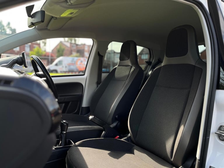 2015 Volkswagen up! 1.0 High up! Euro 5 5dr HATCHBACK Petrol Manual