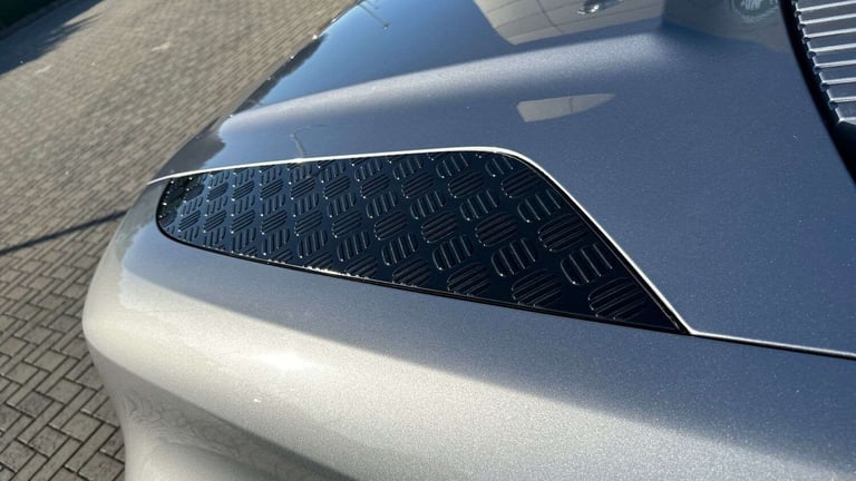 2024 Land Rover Defender 3.0 D300 X-Dynamic HSE 90 3dr Auto ESTATE DIESEL Automatic