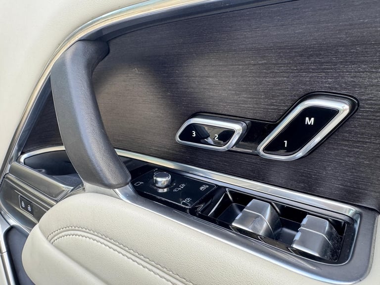 2022 Land Rover Range Rover Vogue D350 +VAT  *Mega Spec - Soft Close Doors*