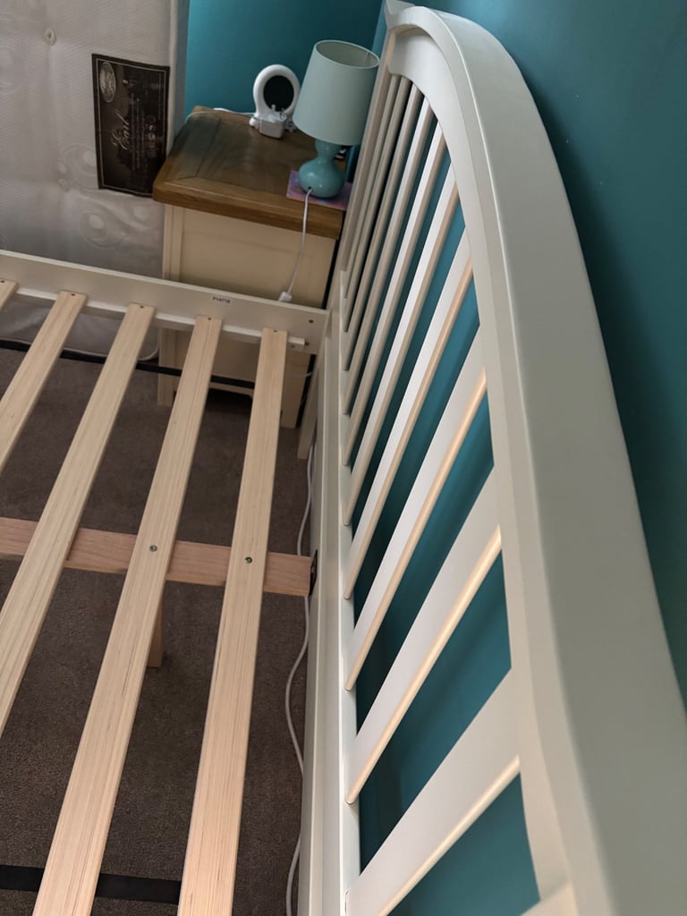 Double bed frame