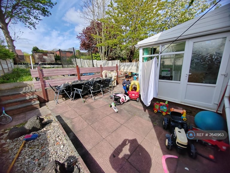 4 bedroom house in Boardman Road, Manchester, M8 (4 bed) (#2641963)