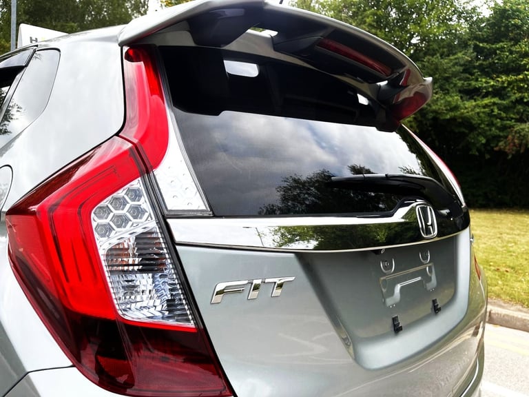 2013 Honda Fit  1.5 HYBRID/PETROL L PACKAGE ULEZ AUTO REVCAM ALLOY Hatchback Petrol/Electric Hybr...