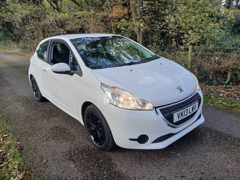 2013 Peugeot 208 1.2 VTi Access+ 3dr HATCHBACK PETROL Manual
