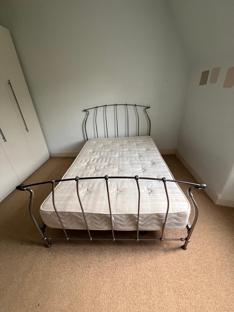 Double bed with or without mattress